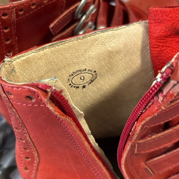 John Fluevog Adrians Alli Red Buckled Brogue Ankle Boots - sz 9 - Picture 7 of 7